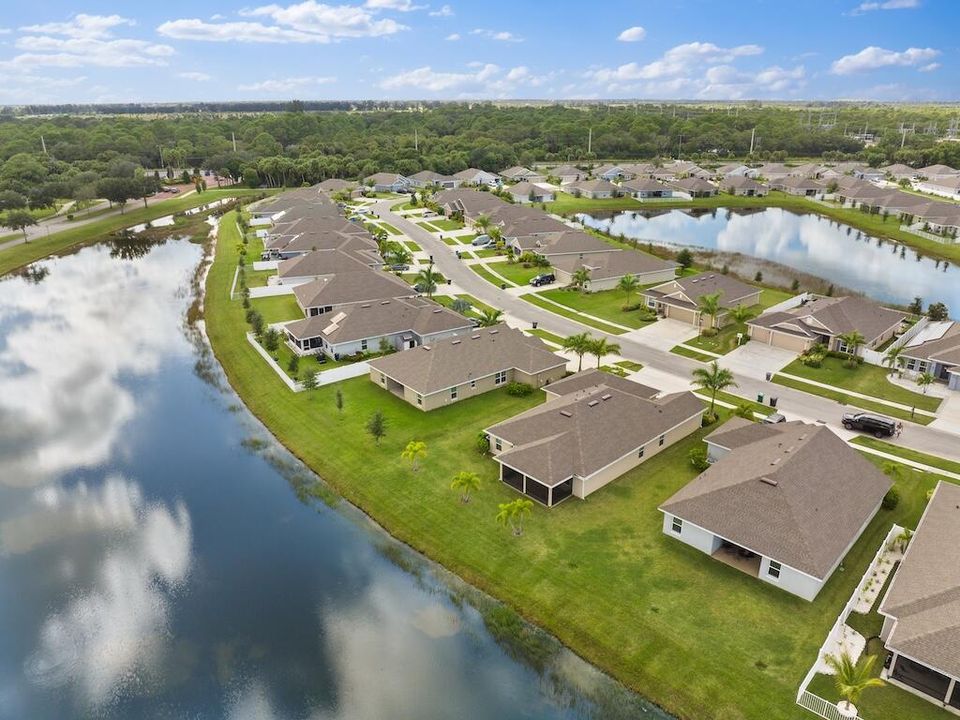 For Sale: $419,000 (4 beds, 2 baths, 2002 Square Feet)