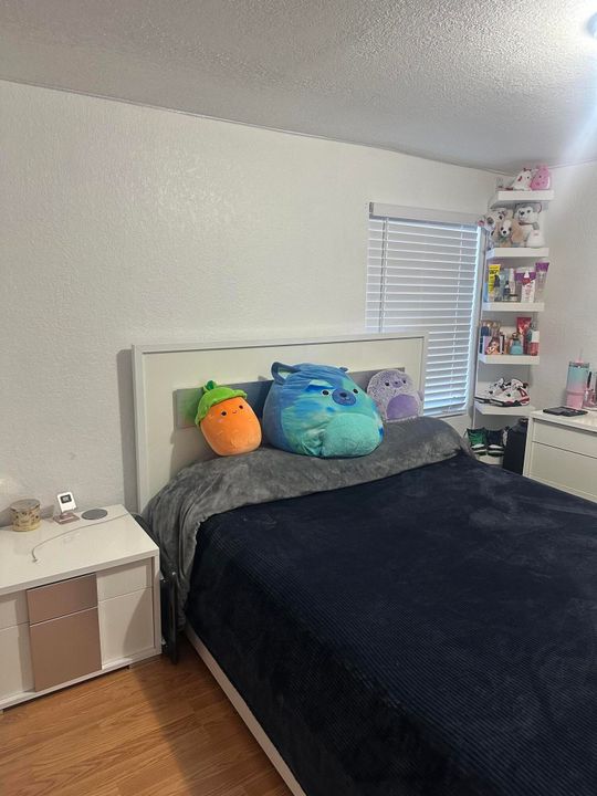 For Rent: $2,500 (2 beds, 1 baths, 780 Square Feet)