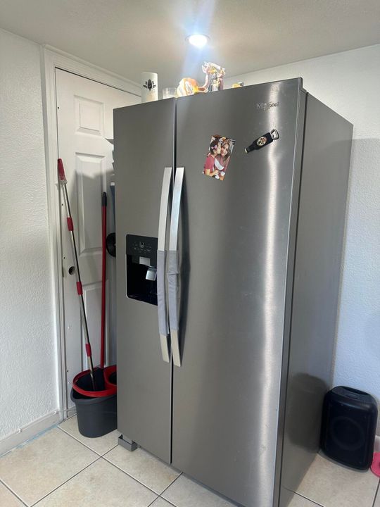 For Rent: $2,500 (2 beds, 1 baths, 780 Square Feet)