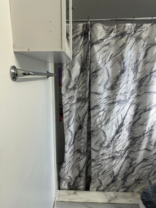 For Rent: $2,500 (2 beds, 1 baths, 780 Square Feet)