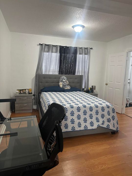 For Rent: $2,500 (2 beds, 1 baths, 780 Square Feet)