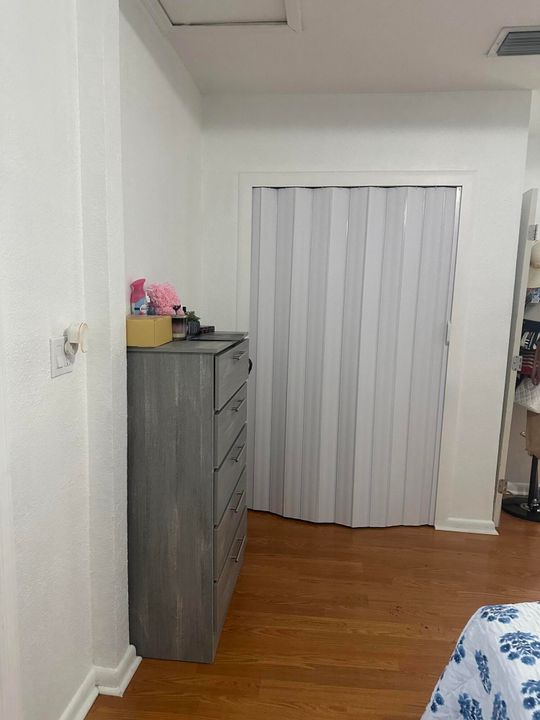 For Rent: $2,500 (2 beds, 1 baths, 780 Square Feet)