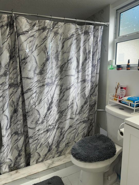 For Rent: $2,500 (2 beds, 1 baths, 780 Square Feet)