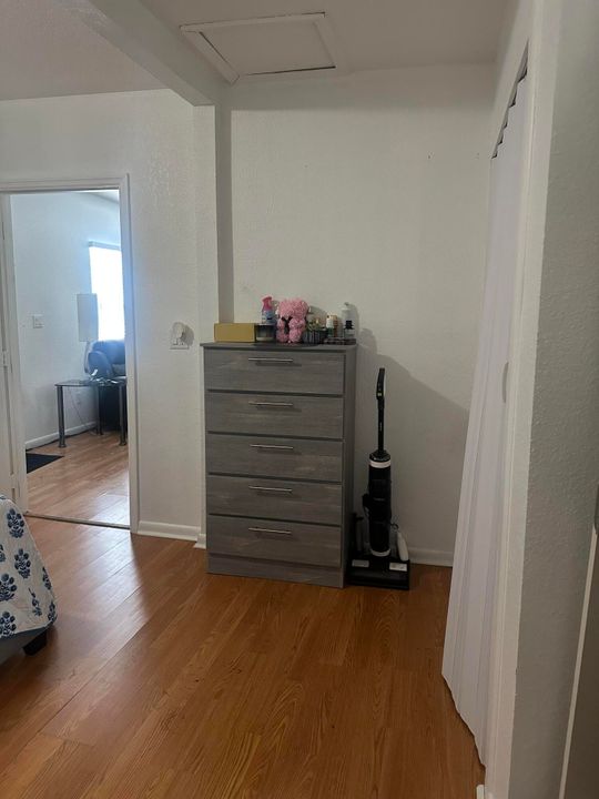 For Rent: $2,500 (2 beds, 1 baths, 780 Square Feet)
