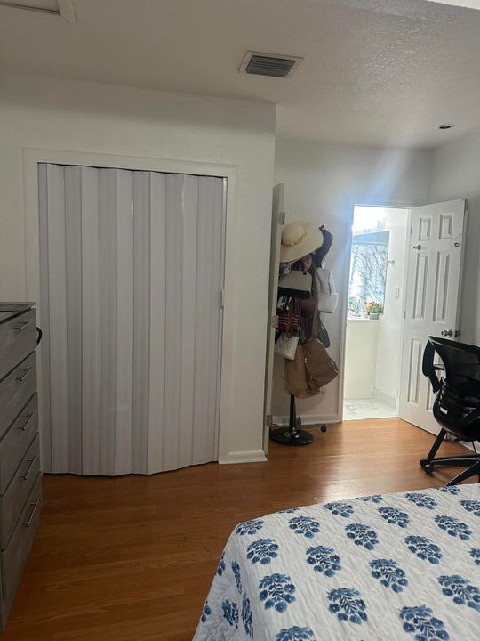 For Rent: $2,500 (2 beds, 1 baths, 780 Square Feet)