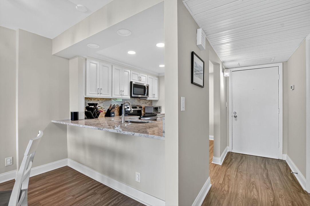 待售: $349,500 (2 贝兹, 1 浴室, 1010 平方英尺)