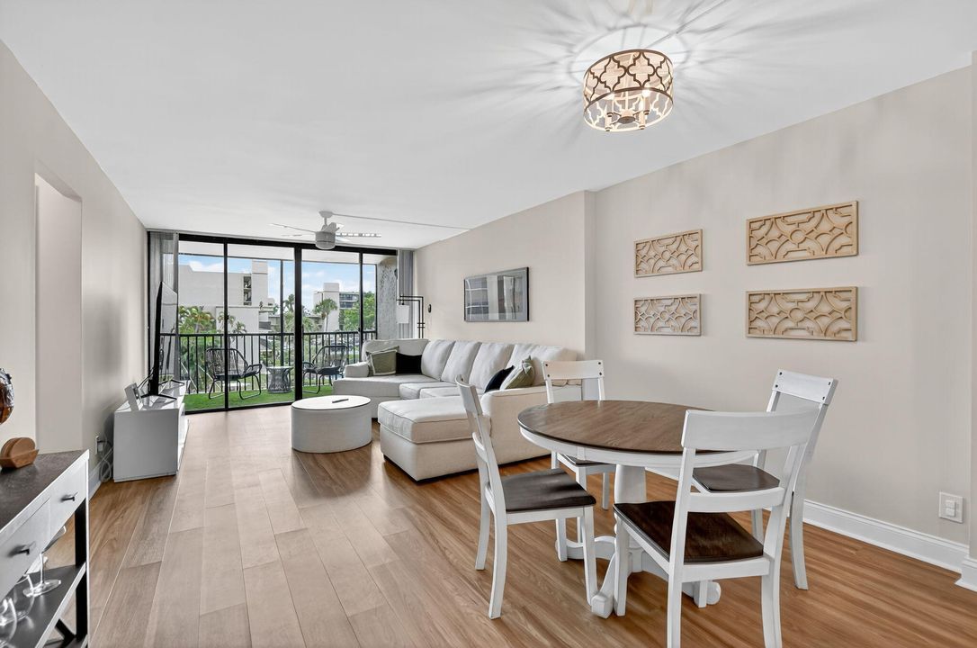 待售: $349,500 (2 贝兹, 1 浴室, 1010 平方英尺)