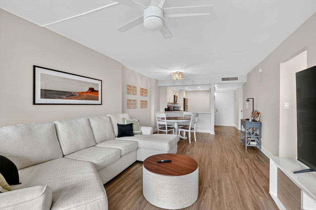 待售: $349,500 (2 贝兹, 1 浴室, 1010 平方英尺)