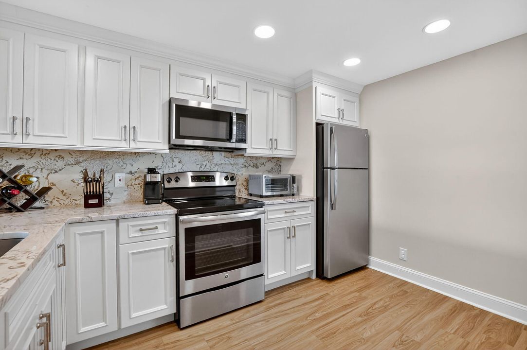 待售: $349,500 (2 贝兹, 1 浴室, 1010 平方英尺)