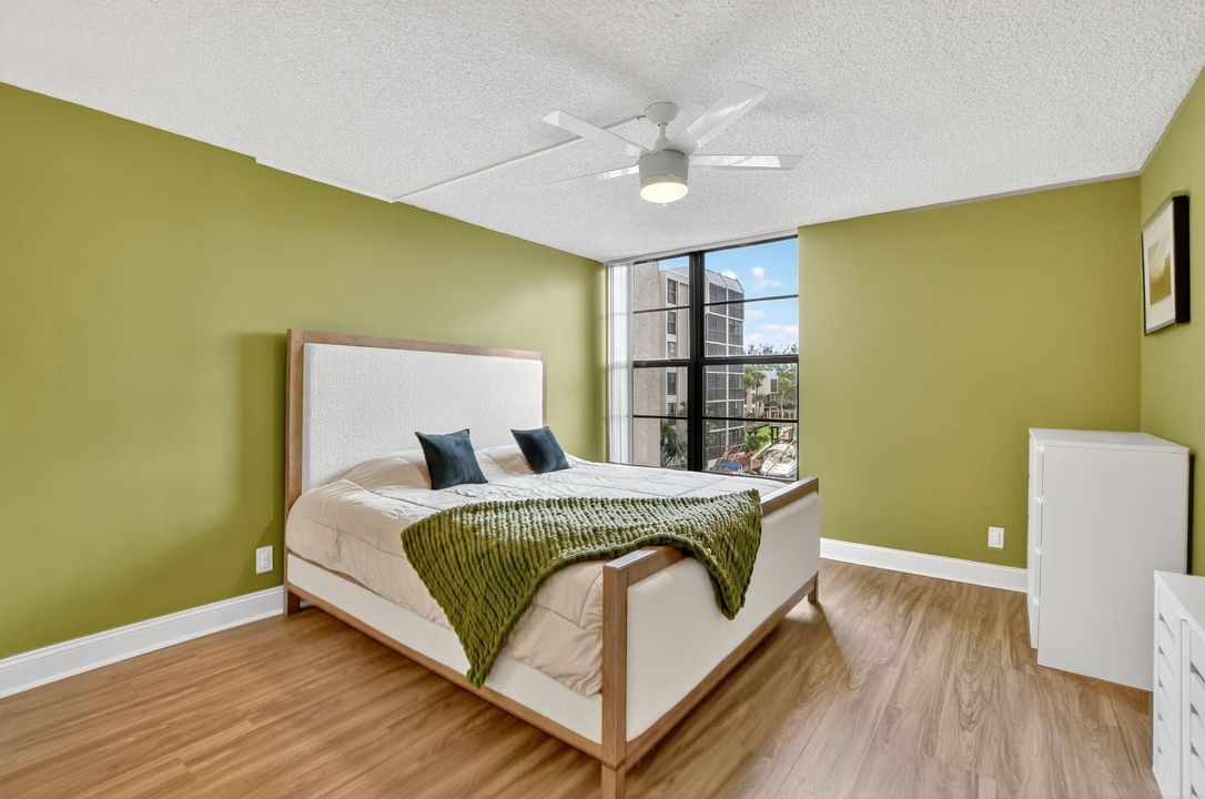 待售: $349,500 (2 贝兹, 1 浴室, 1010 平方英尺)