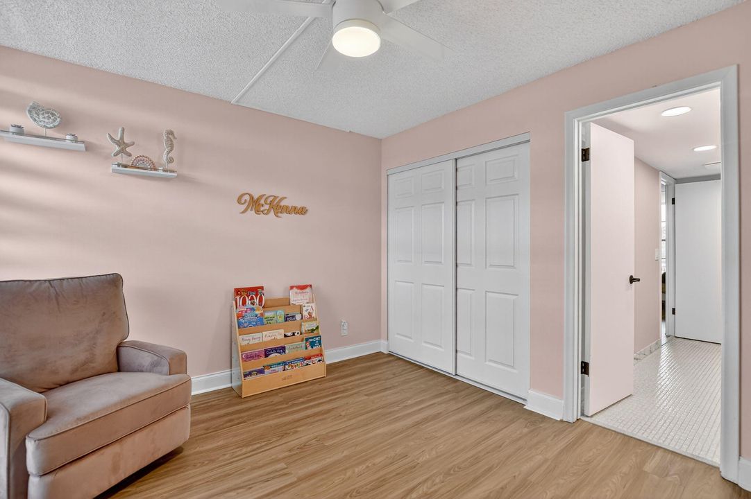 待售: $349,500 (2 贝兹, 1 浴室, 1010 平方英尺)