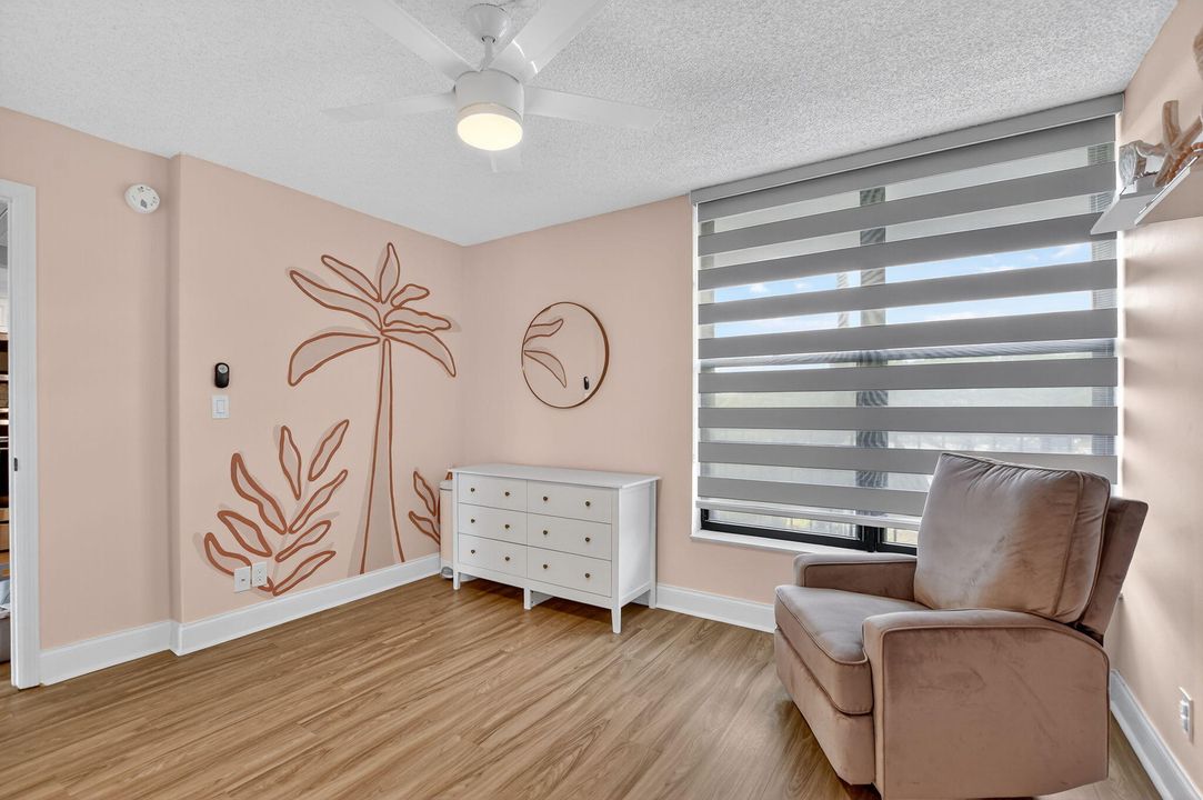 待售: $349,500 (2 贝兹, 1 浴室, 1010 平方英尺)