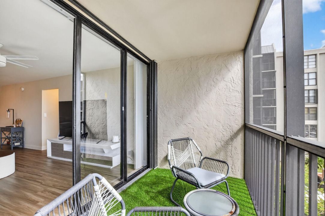 待售: $349,500 (2 贝兹, 1 浴室, 1010 平方英尺)