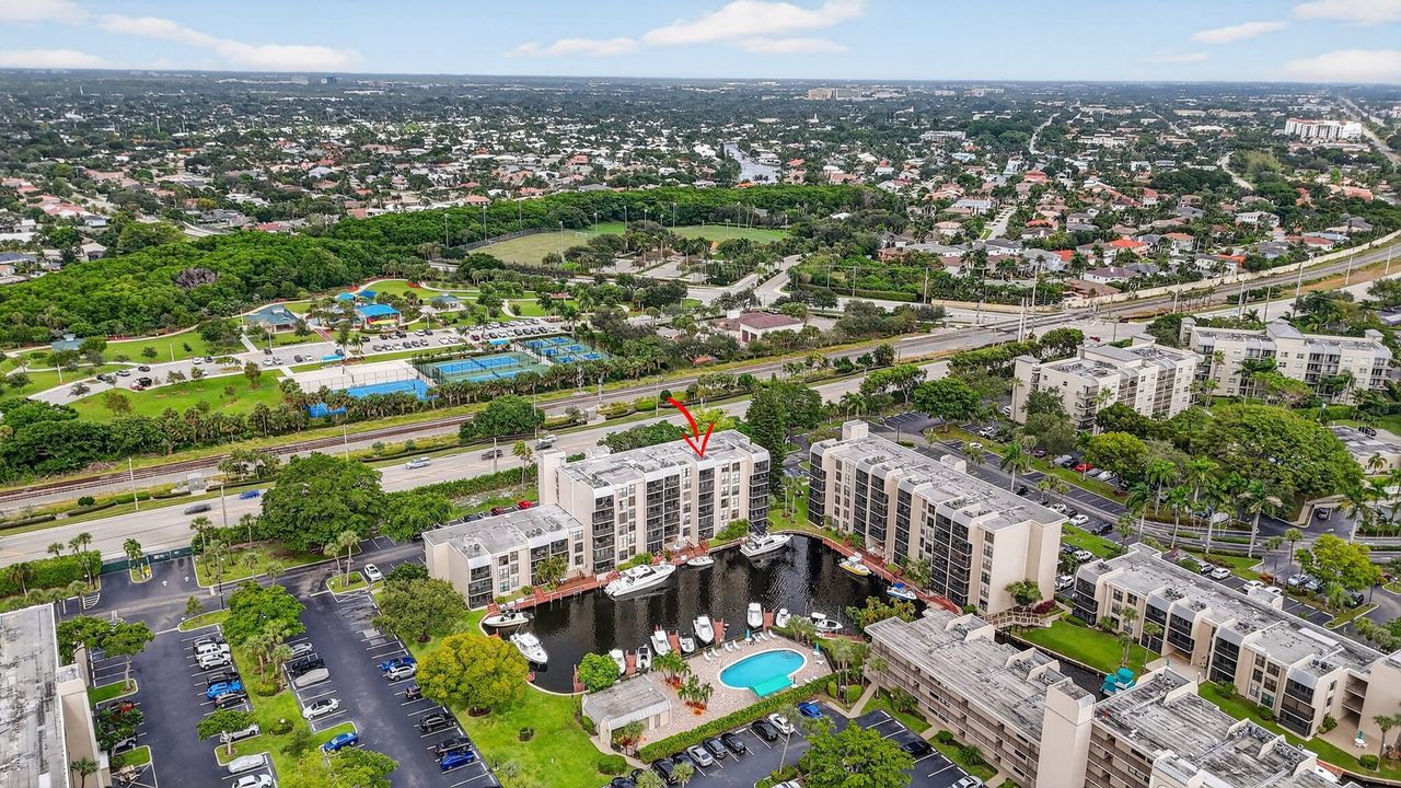 待售: $349,500 (2 贝兹, 1 浴室, 1010 平方英尺)