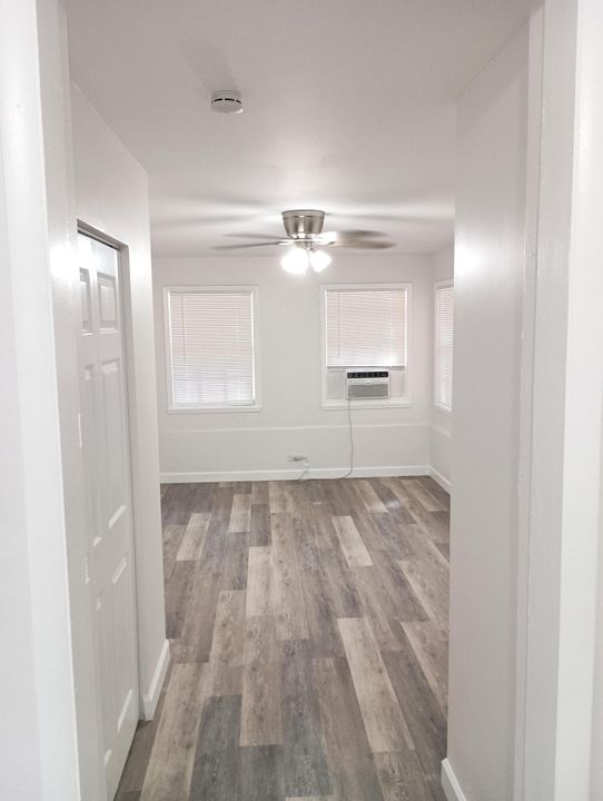 出租: $2,500 (3 贝兹, 2 浴室, 1410 平方英尺)