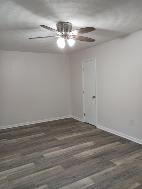 出租: $2,500 (3 贝兹, 2 浴室, 1410 平方英尺)