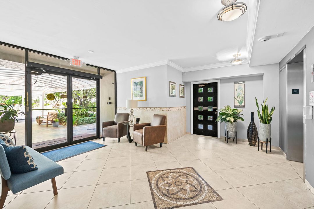 For Sale: $260,000 (2 beds, 2 baths, 1064 Square Feet)