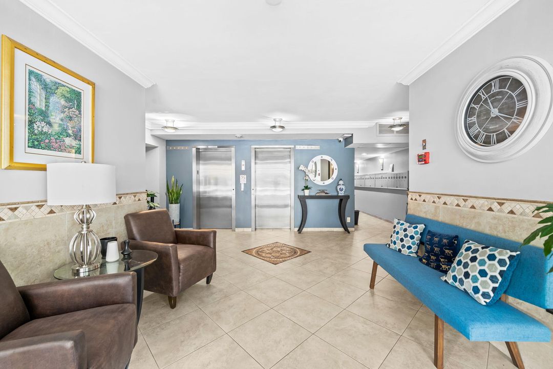 For Sale: $260,000 (2 beds, 2 baths, 1064 Square Feet)