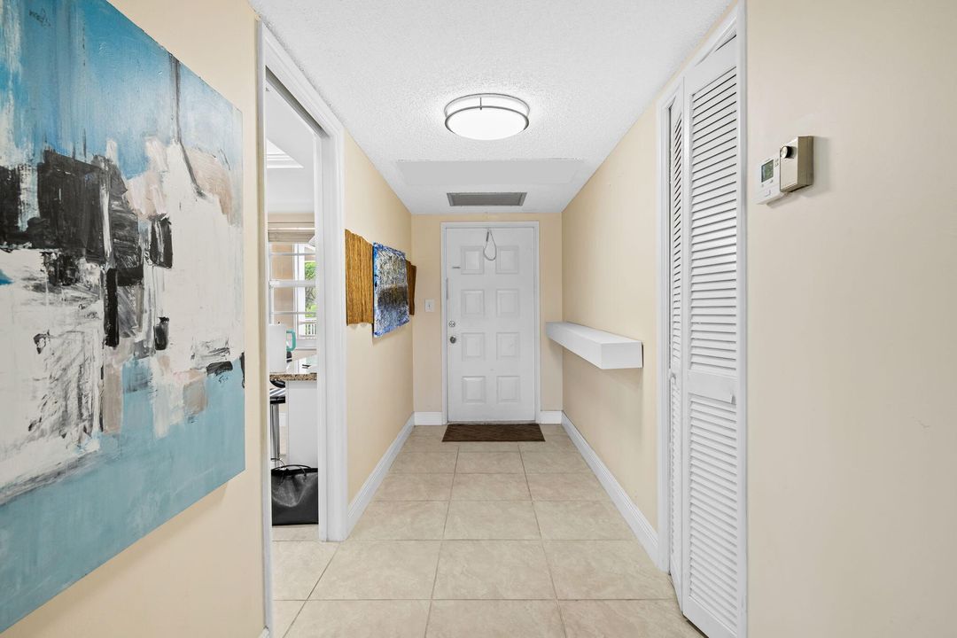 For Sale: $260,000 (2 beds, 2 baths, 1064 Square Feet)