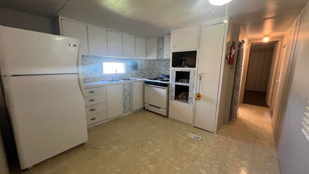 For Rent: $1,600 (2 beds, 1 baths, 672 Square Feet)