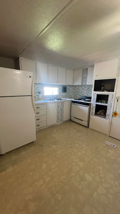 For Rent: $1,600 (2 beds, 1 baths, 672 Square Feet)