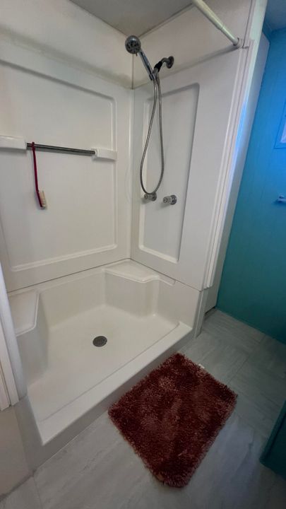 For Rent: $1,600 (2 beds, 1 baths, 672 Square Feet)