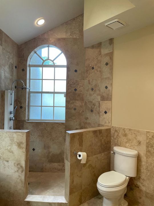 For Rent: $7,000 (3 beds, 2 baths, 1757 Square Feet)