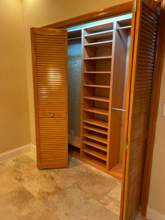 For Rent: $7,000 (3 beds, 2 baths, 1757 Square Feet)