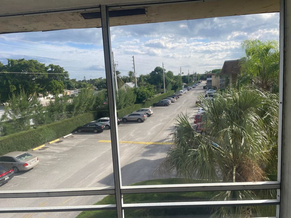 For Rent: $1,400 (1 beds, 1 baths, 650 Square Feet)