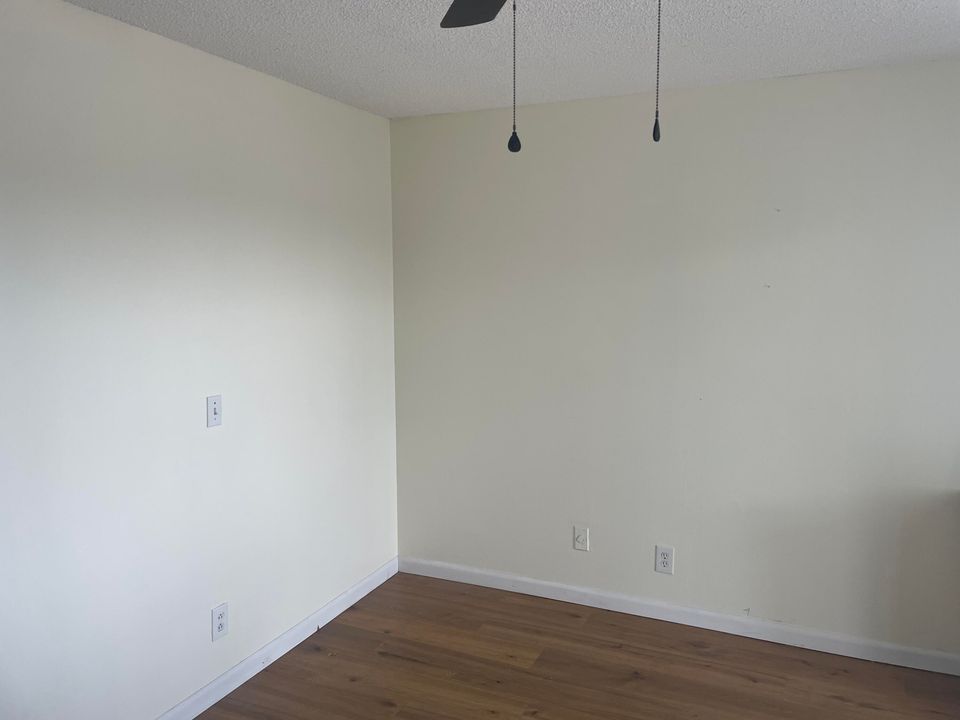 For Rent: $1,400 (1 beds, 1 baths, 650 Square Feet)