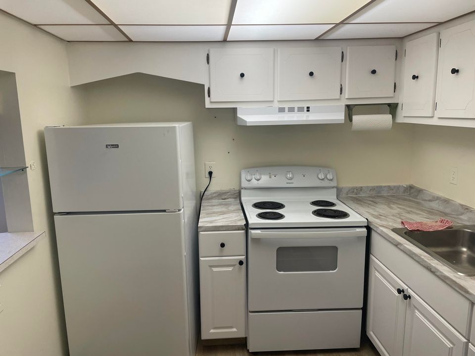 For Rent: $1,400 (1 beds, 1 baths, 650 Square Feet)