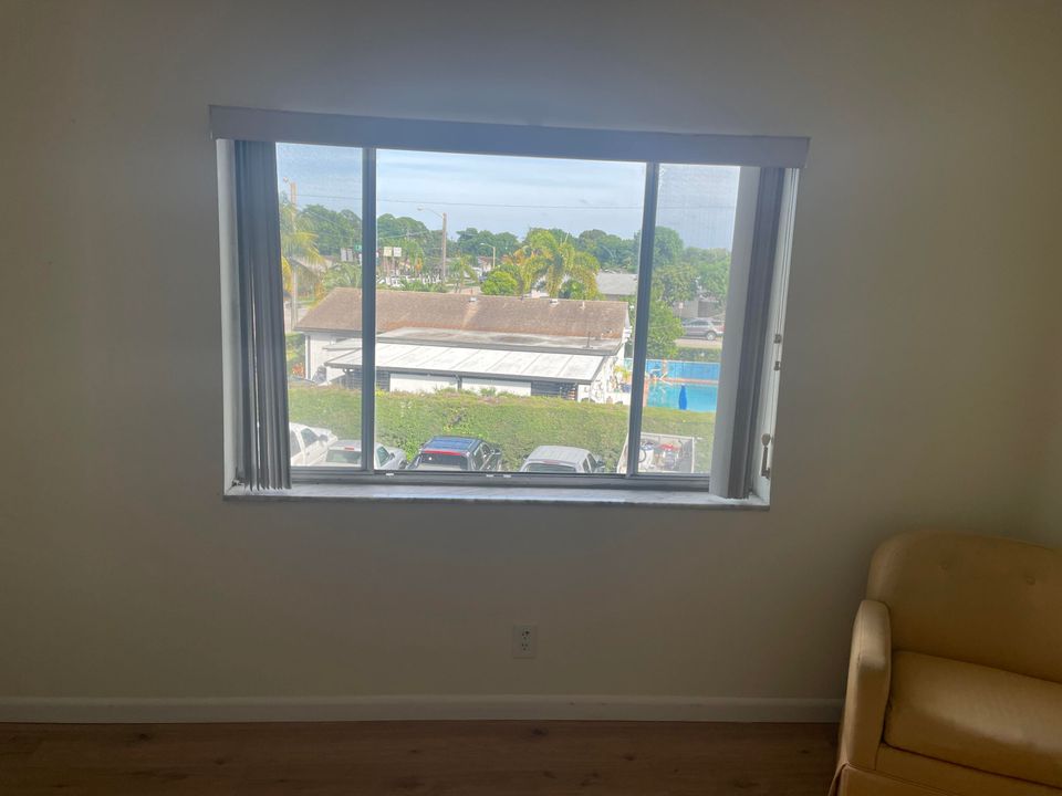 For Rent: $1,400 (1 beds, 1 baths, 650 Square Feet)