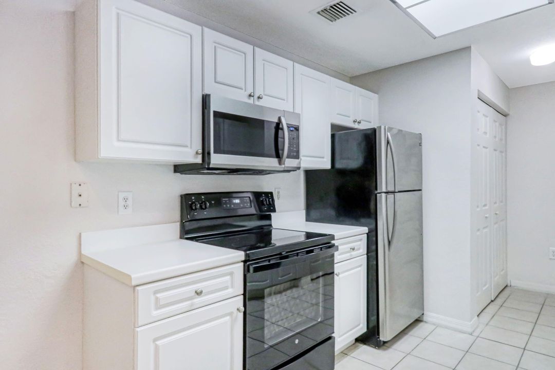 Под контрактом: $2,500 (2 спален, 2 ванн, 1070 Квадратных фут)