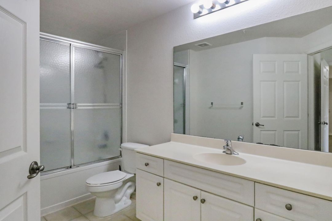 Под контрактом: $2,500 (2 спален, 2 ванн, 1070 Квадратных фут)