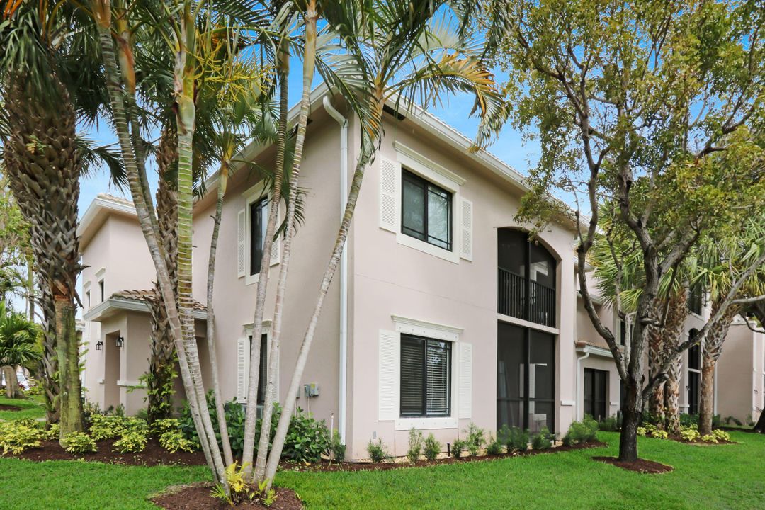 Под контрактом: $2,500 (2 спален, 2 ванн, 1070 Квадратных фут)