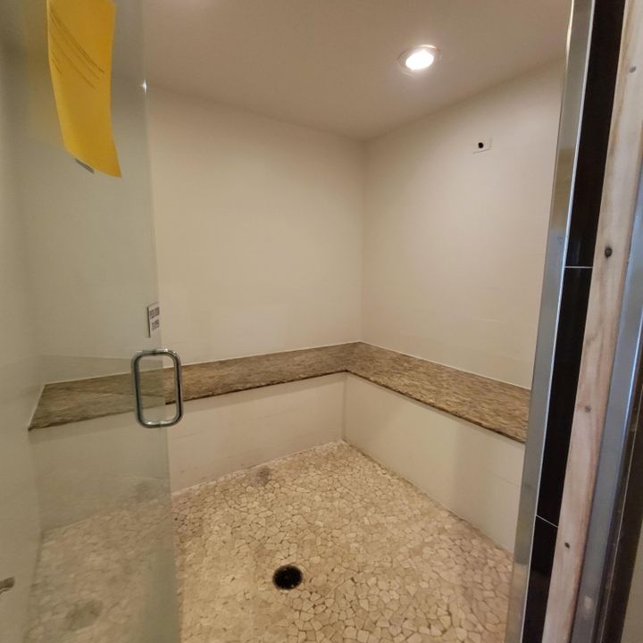 Под контрактом: $2,500 (2 спален, 2 ванн, 1070 Квадратных фут)