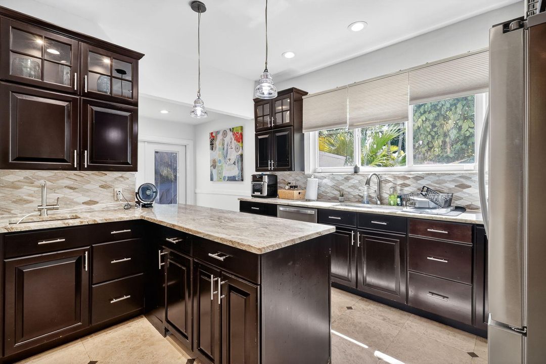 For Sale: $2,199,000 (7 beds, 7 baths, 4209 Square Feet)