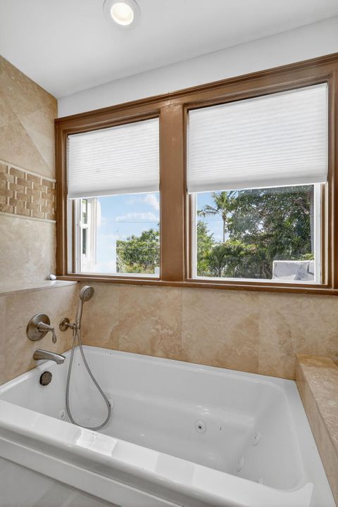 For Sale: $2,199,000 (7 beds, 7 baths, 4209 Square Feet)