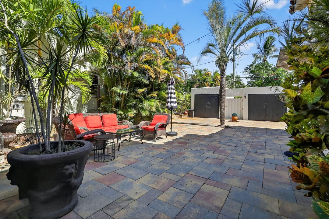 For Sale: $2,199,000 (7 beds, 7 baths, 4209 Square Feet)