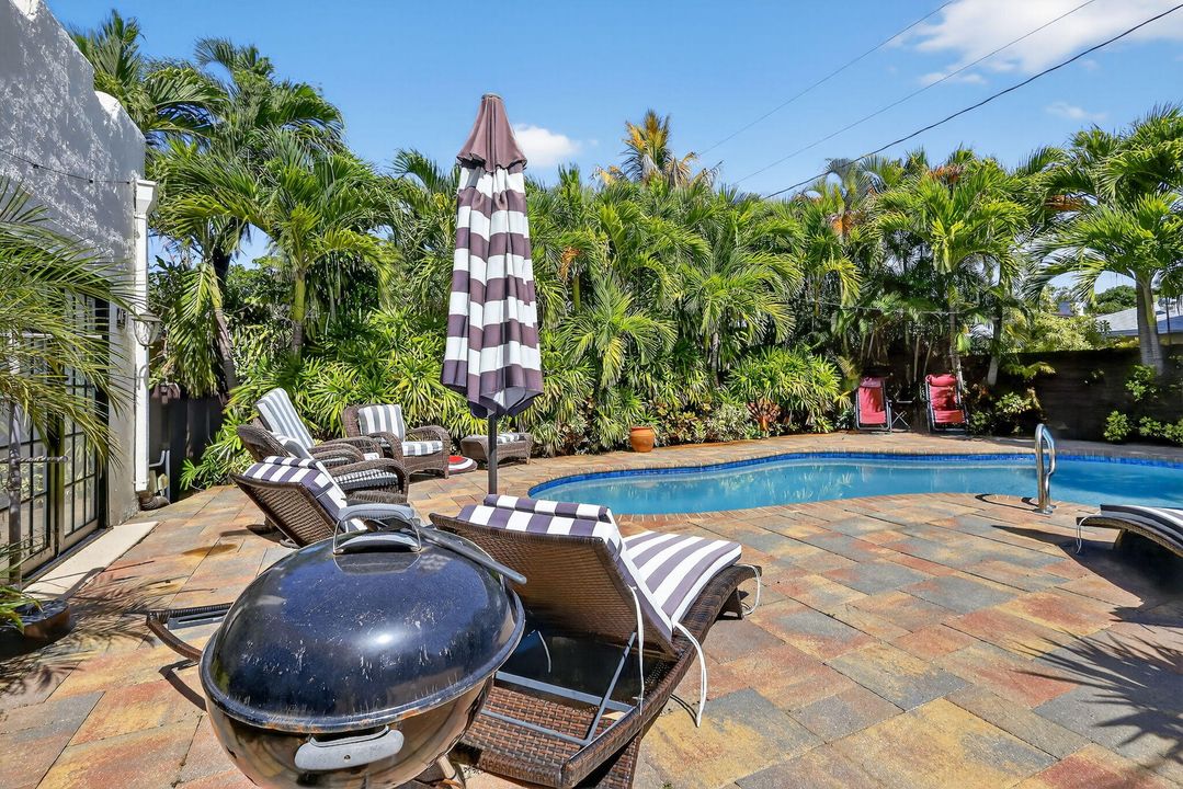 For Sale: $2,199,000 (7 beds, 7 baths, 4209 Square Feet)