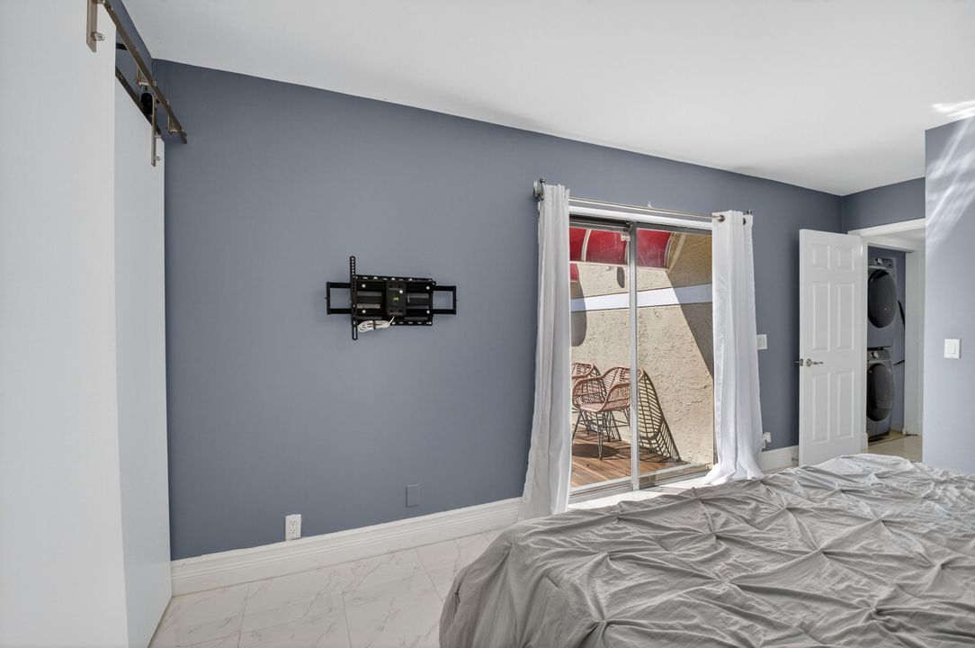 Active With Contract: $2,700 (3 beds, 3 baths, 1326 Square Feet)