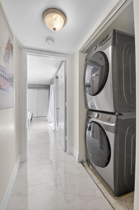 Active With Contract: $2,700 (3 beds, 3 baths, 1326 Square Feet)