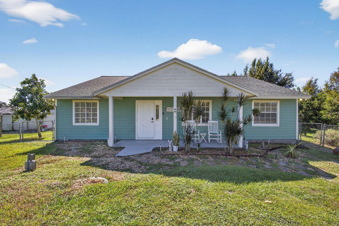 For Sale: $599,000 (4 beds, 2 baths, 1665 Square Feet)