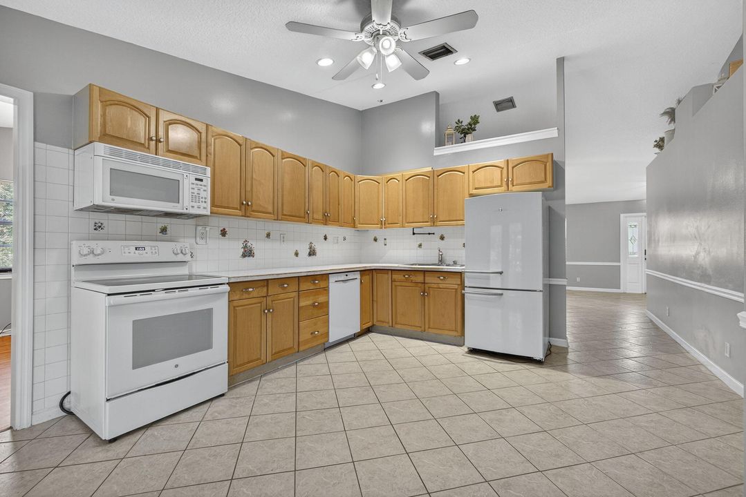 For Sale: $599,000 (4 beds, 2 baths, 1665 Square Feet)