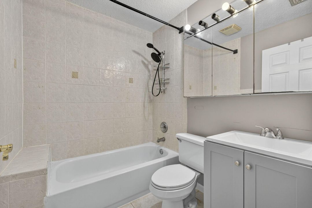 For Sale: $599,000 (4 beds, 2 baths, 1665 Square Feet)