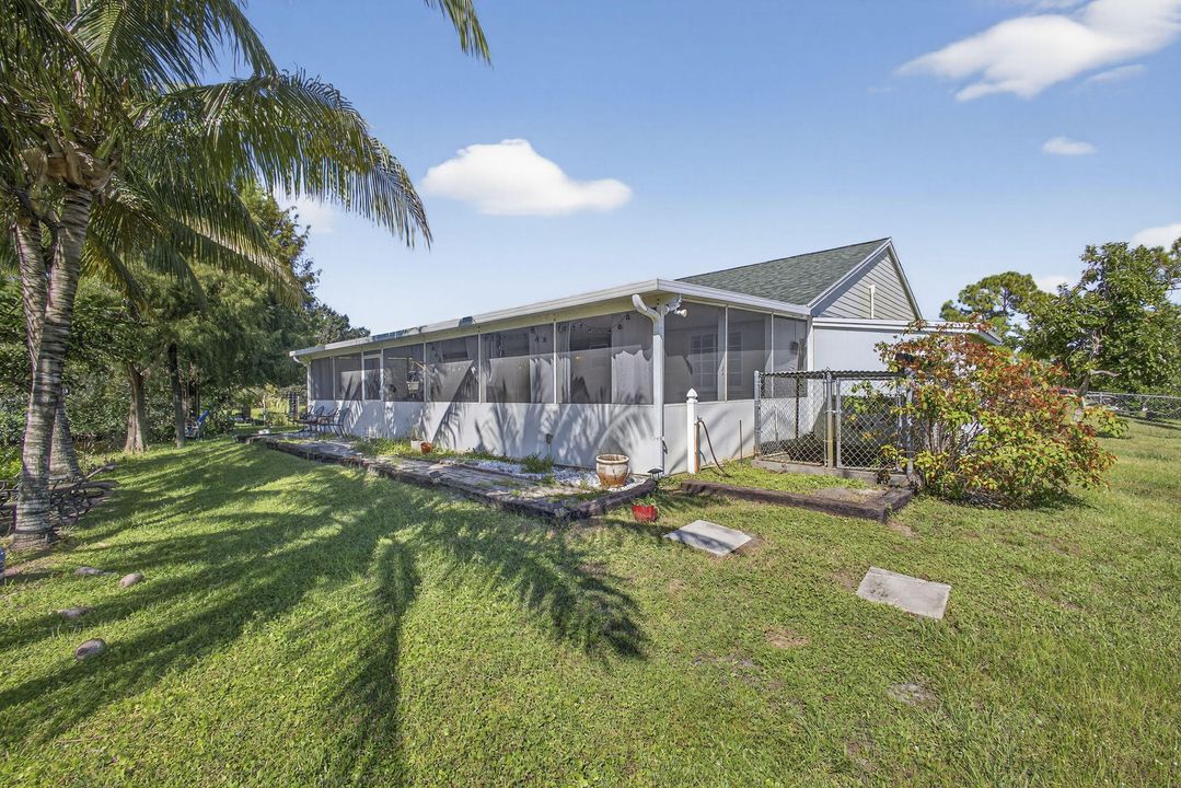 For Sale: $599,000 (4 beds, 2 baths, 1665 Square Feet)