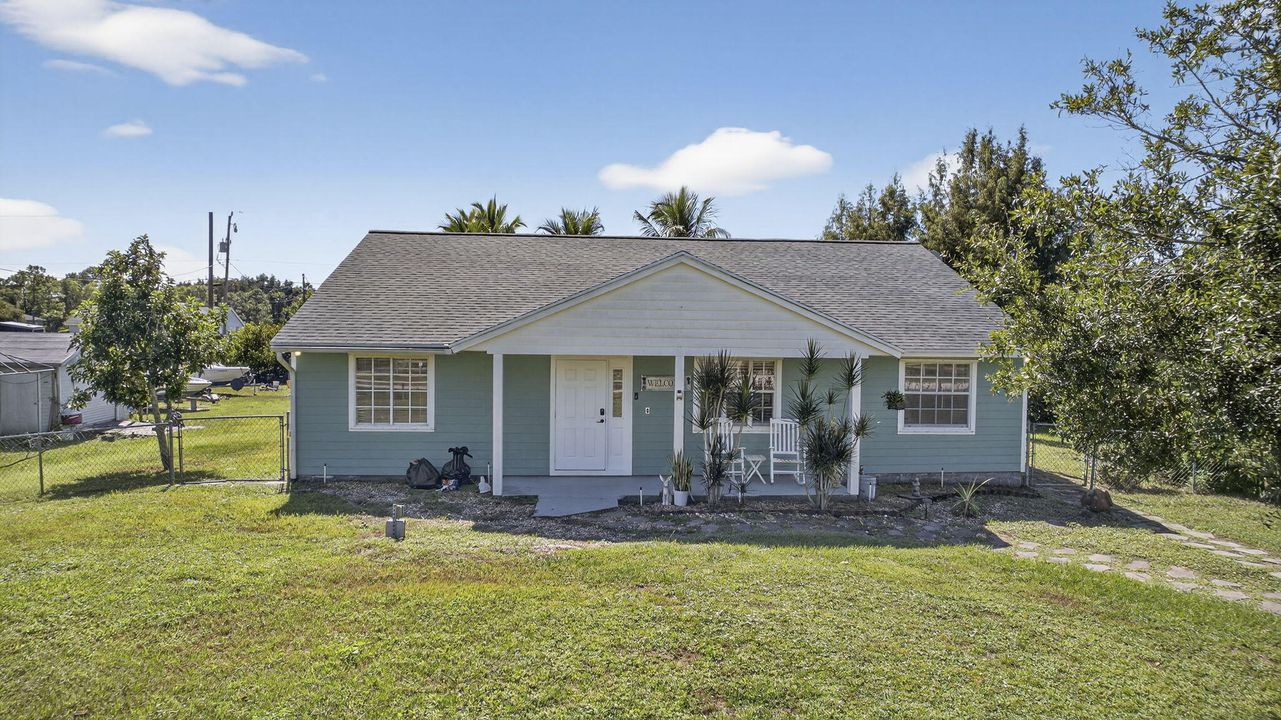 For Sale: $599,000 (4 beds, 2 baths, 1665 Square Feet)