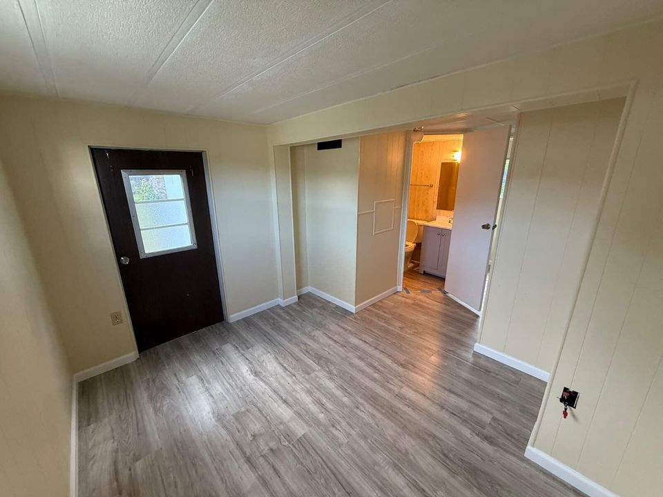 For Sale: $89,900 (2 beds, 2 baths, 12431 Square Feet)