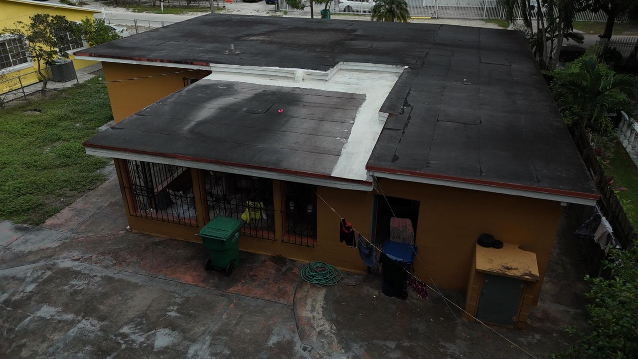 Active With Contract: $394,000 (2 beds, 1 baths, 1670 Square Feet)