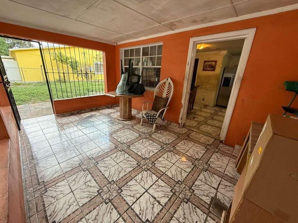 Active With Contract: $394,000 (2 beds, 1 baths, 1670 Square Feet)